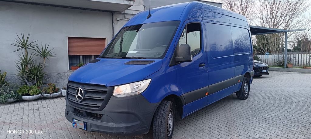 Image of Mercedes-Benz Sprinter