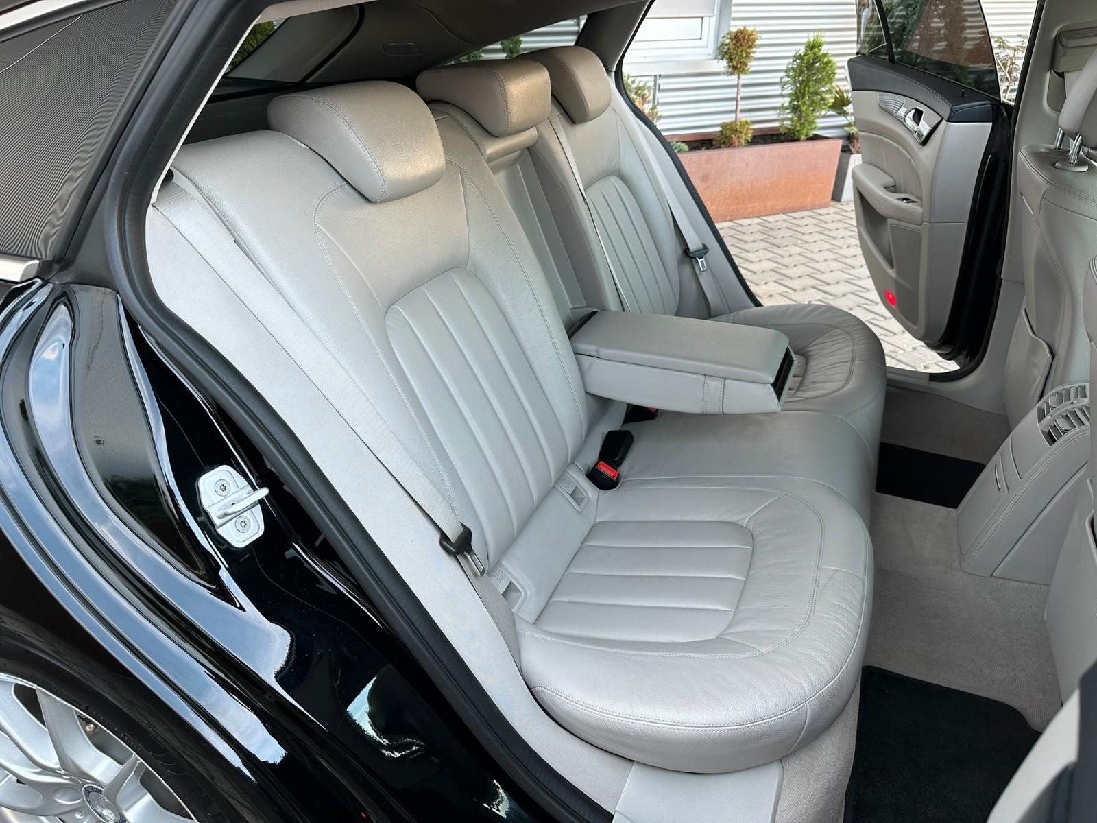 Mercedes-Benz CLS Shooting Brake 350 CDI V6 265 ch BVA 4Matic / Cuir / Sièges massants / Toit ouvrant / Suspension pneumatique