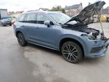 Volvo XC 90 XC90 Momentum Pro AWD - Volvo XC90 Unfallwagen