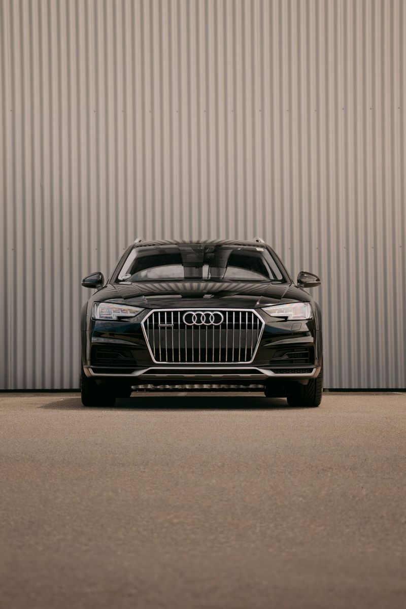 AUDI A4 Allroad 3.0 TDI/HuD/Matrix/VirtCockpit/ AHK