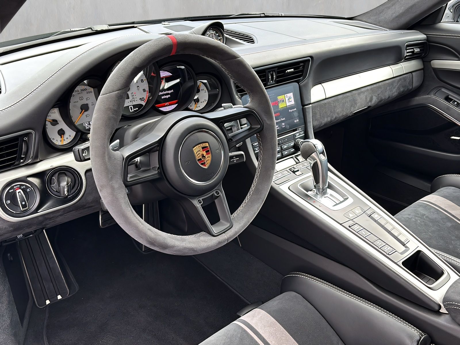 Fahrzeugabbildung Porsche 911 GT 3 PDK 991 APPROVED 03/27 BOSE PASM RF KAM