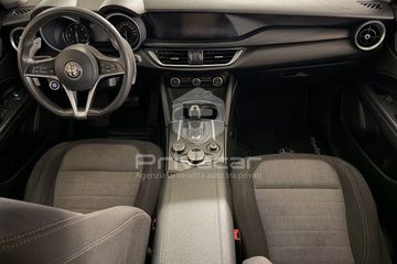 Alfa-Romeo Stelvio - 10