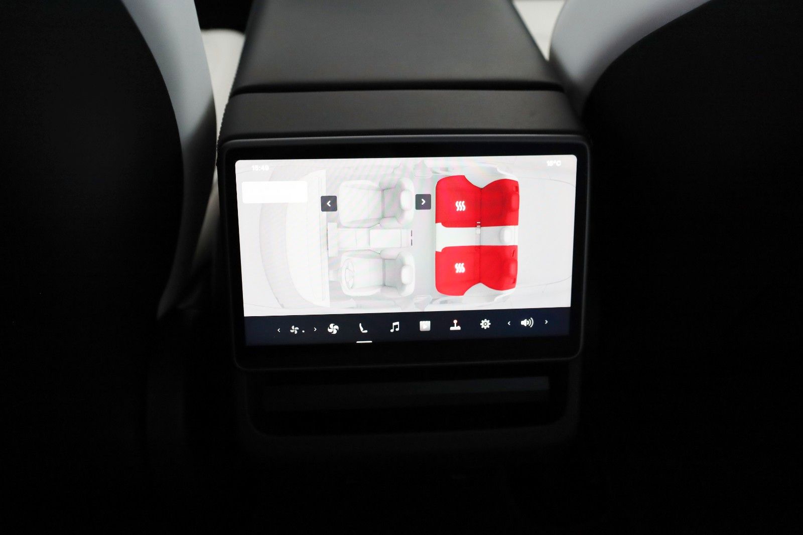 Fahrzeugabbildung Tesla Model 3 ,Leder,Navi,LED,4xSH,Panorama,Autopilot