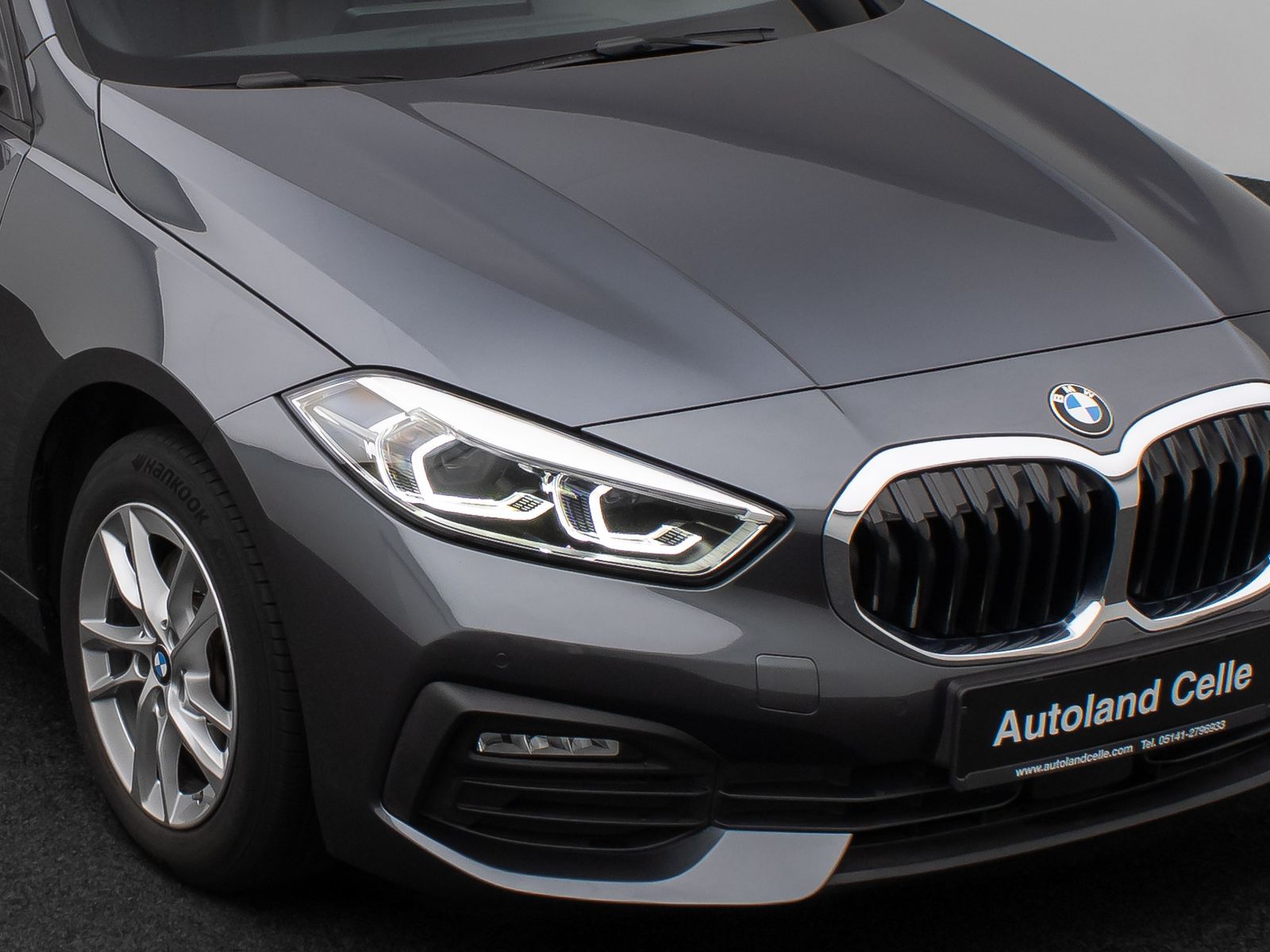 Fahrzeugabbildung BMW 118i Panorama HUD DAB HiFi WLAN PDC LED Alarm
