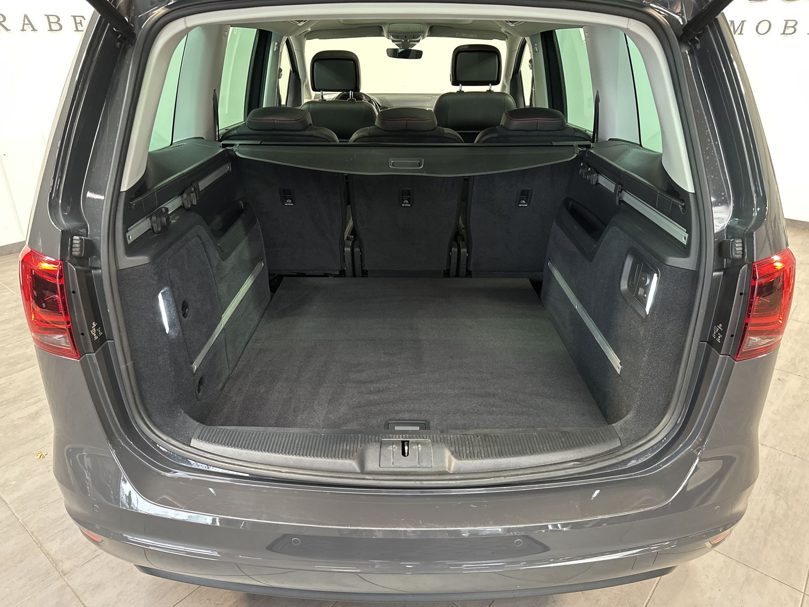 Fahrzeugabbildung SEAT Alhambra 2.0 TDI DSG FR-Line NAV+XEN+AHK+PANO+PP