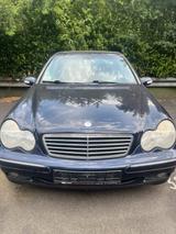 Mercedes-Benz Mercedes Benz C class 240 Benzin - Mercedes-Benz 240 mit Benzin-Antrieb: Automatik