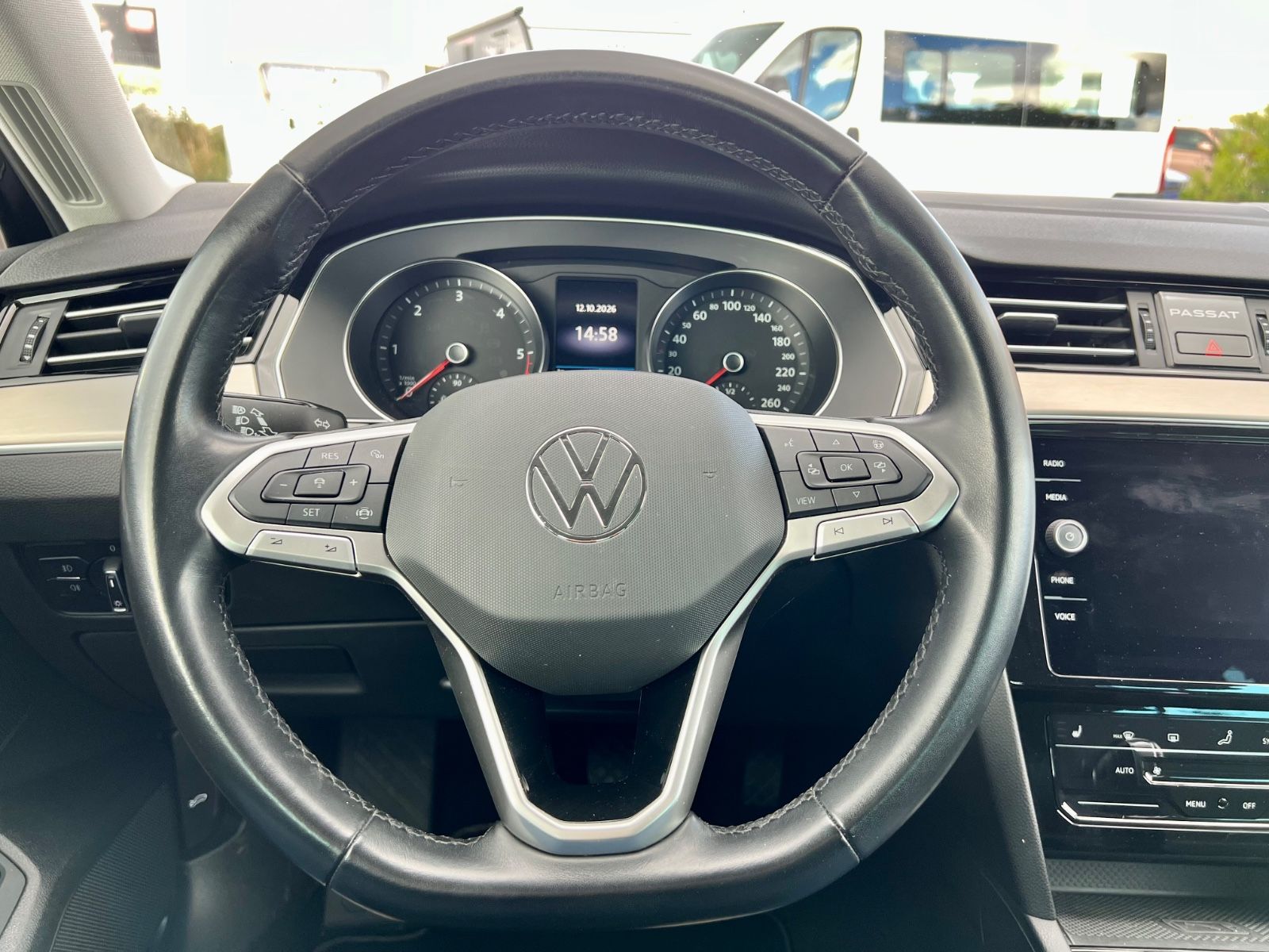VW Passat Variant Elegance AAC AHK GZJR CARPLAY