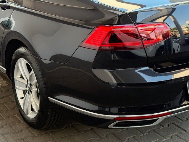 Fahrzeugabbildung Volkswagen Passat lim. Elegance 1.5l 150PS Navi/PDC/LED!