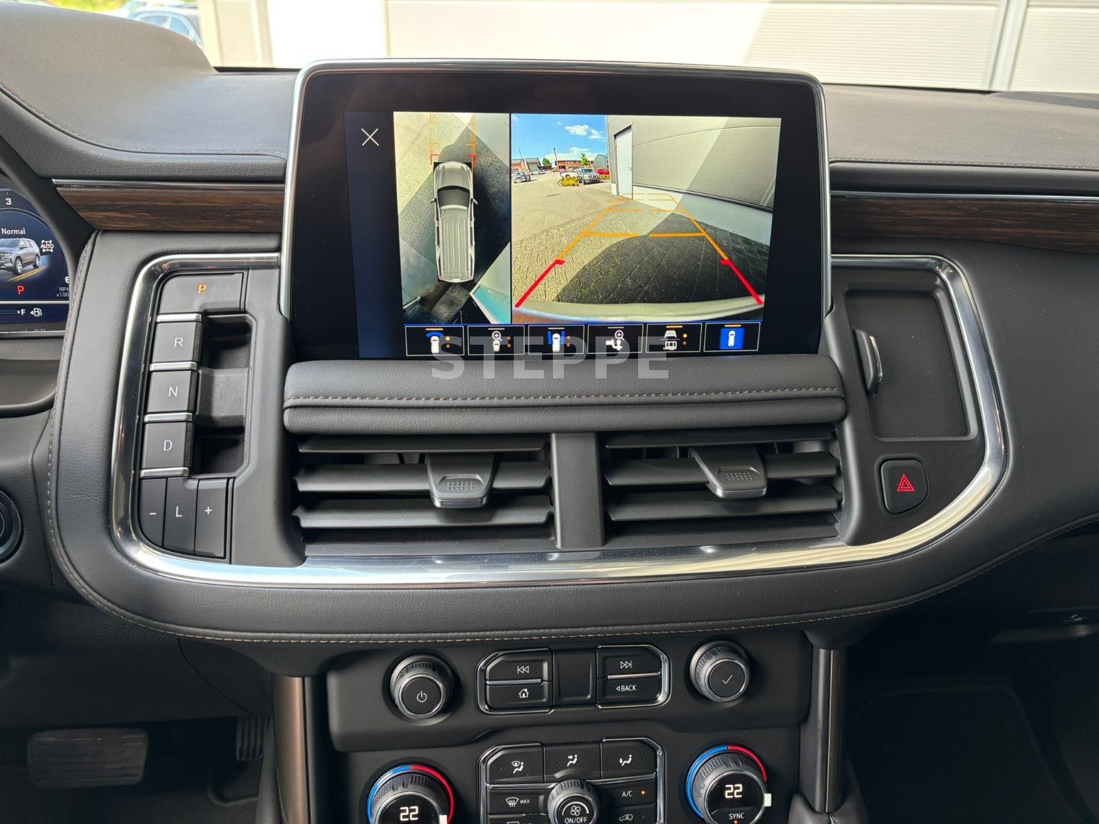 Chevrolet Suburban 6,2 High Country AHK  22"Alu; Luftfeder