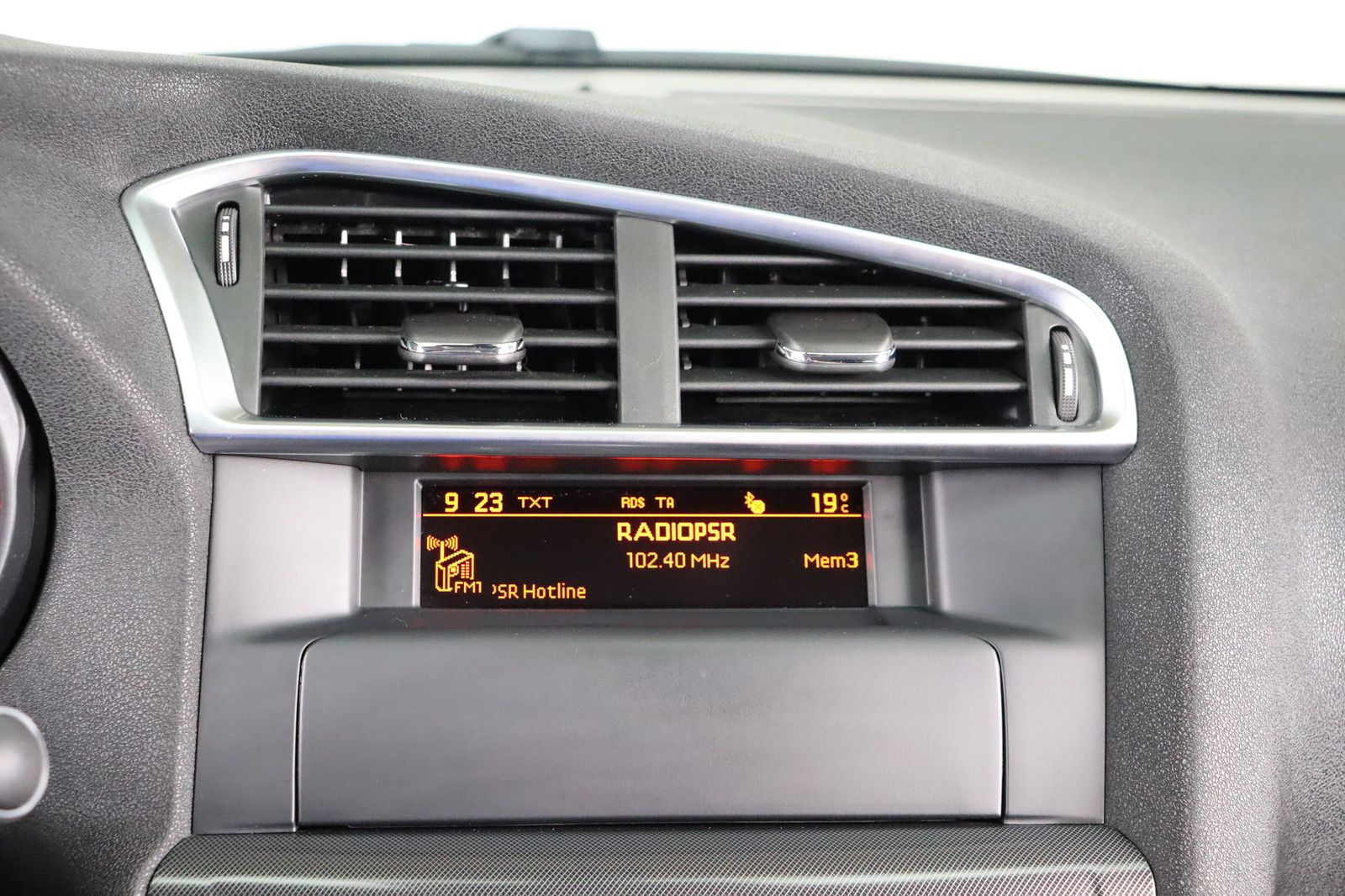 Fahrzeugabbildung Citroën C4 1.6 * HU 03.2028 * Selection