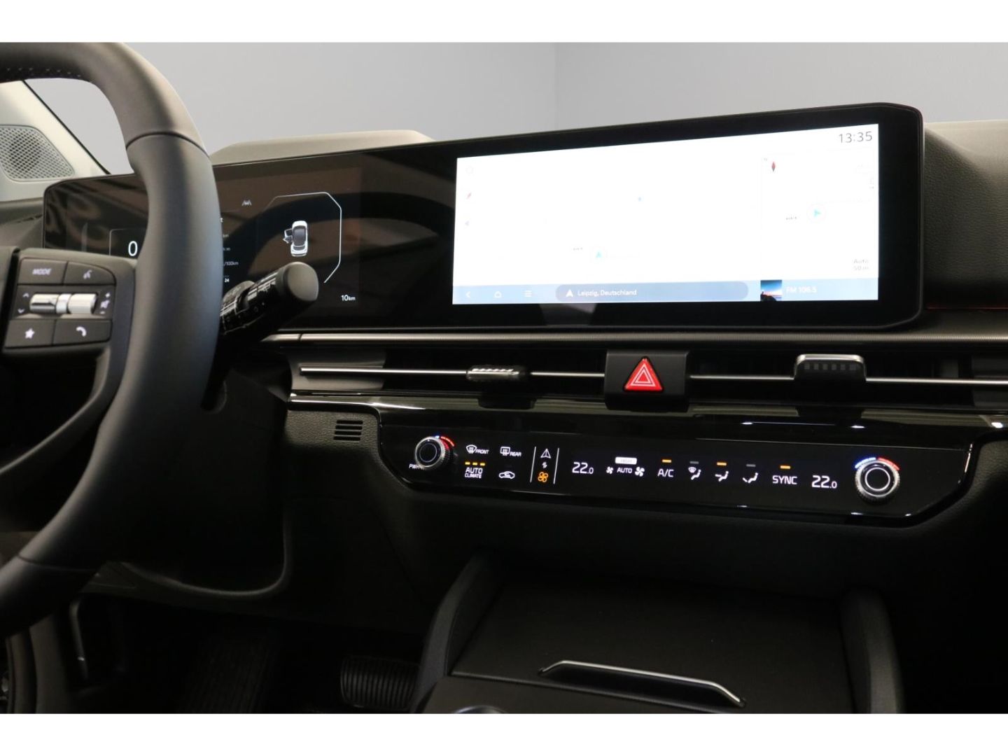 Fahrzeugabbildung Kia Sportage Spirit HUD Panoramadach Navi 360 Kamera