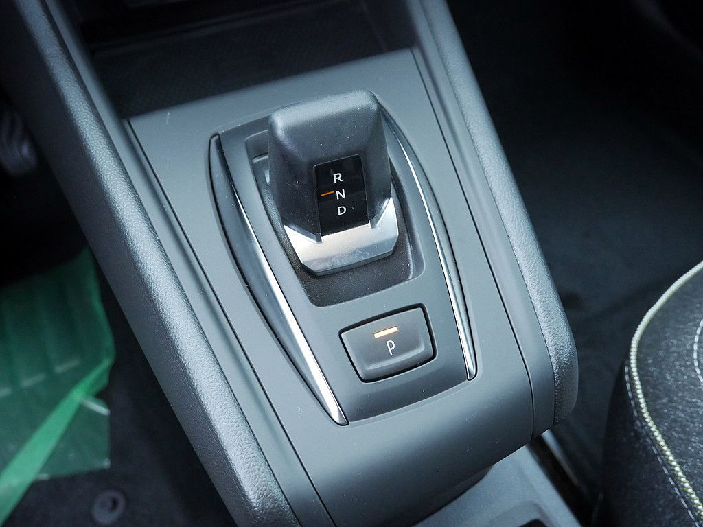 Fahrzeugabbildung Renault Captur Techno TCe 140 EDC Mild Hybrid