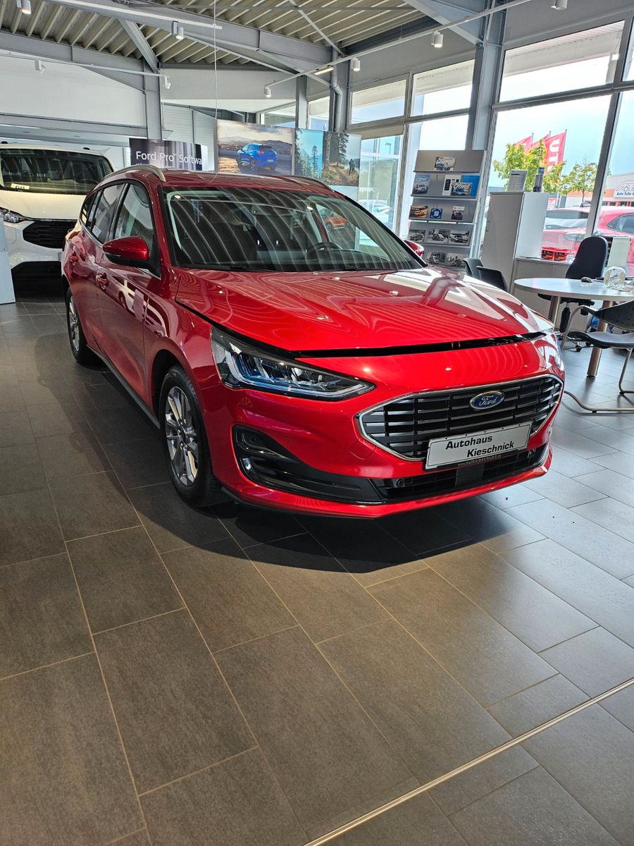 Fahrzeugabbildung Ford Focus Turnier Titanium