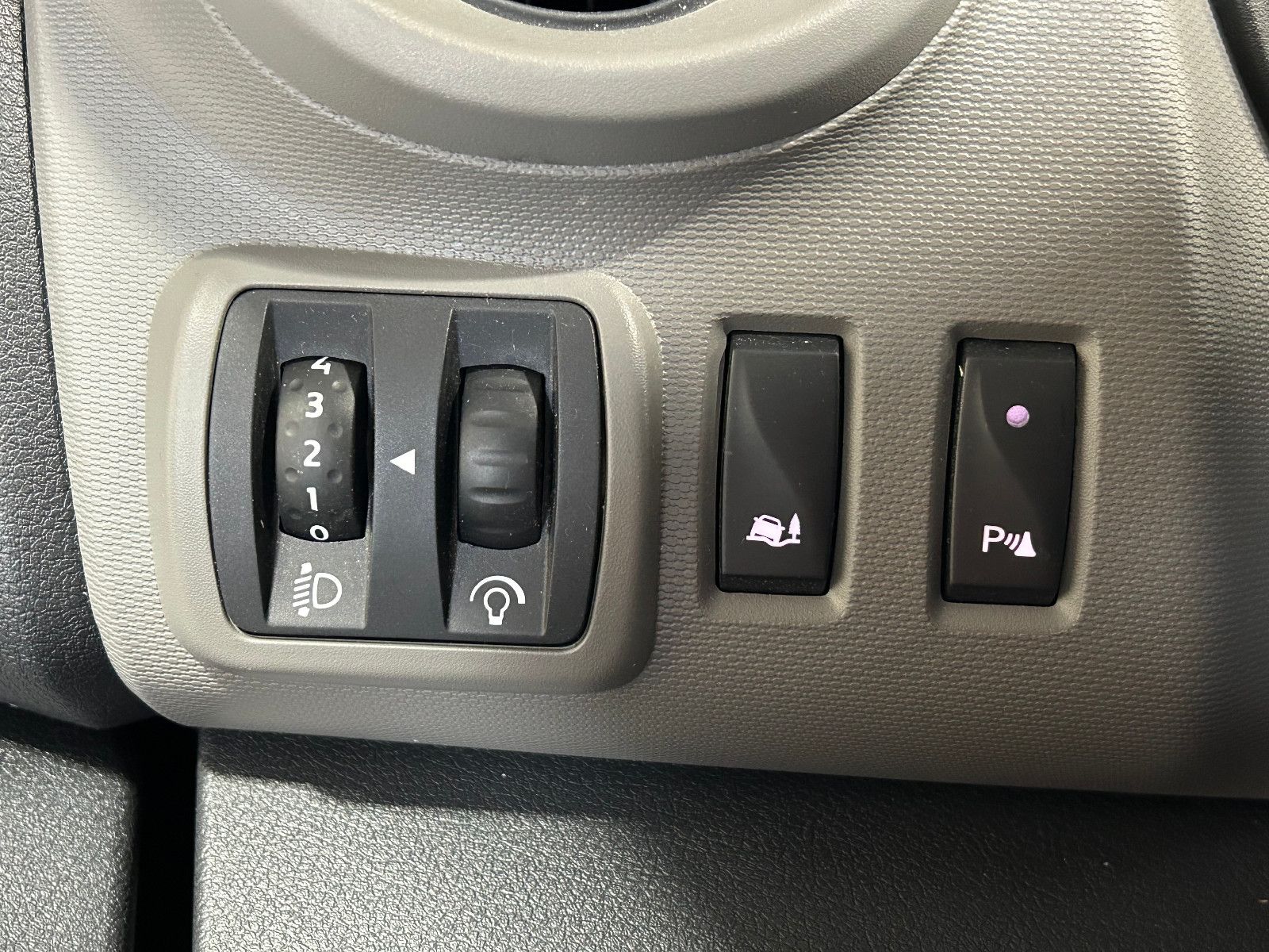 Fahrzeugabbildung Renault Trafic Combi L1H1 2,7t  Expression/9-SITZ/NAVI