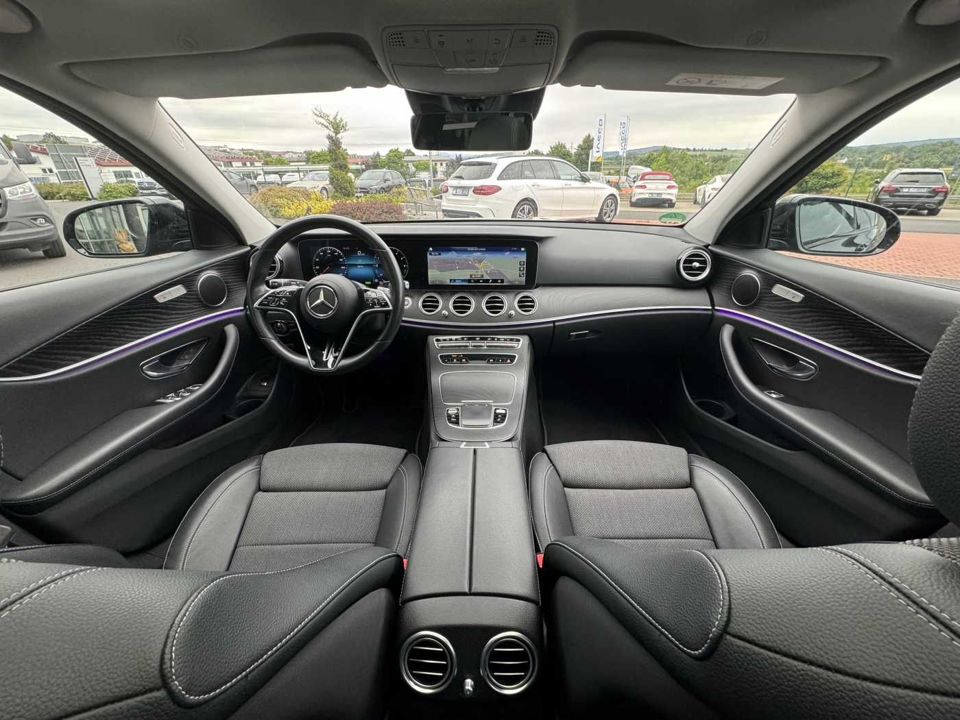 Fahrzeugabbildung Mercedes-Benz E 300de T AMG+Pano+DistrPlus+Night +AHK+360+Ambi