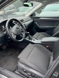 Fahrzeugabbildung SKODA Superb 2.0 Combi Style. NAVI. AUTOMATIK