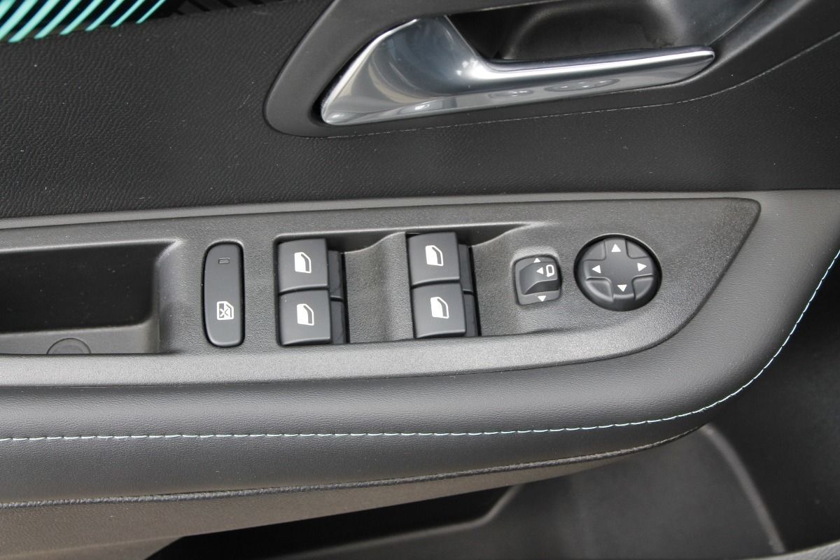 Fahrzeugabbildung Peugeot e-208 Allure Pack