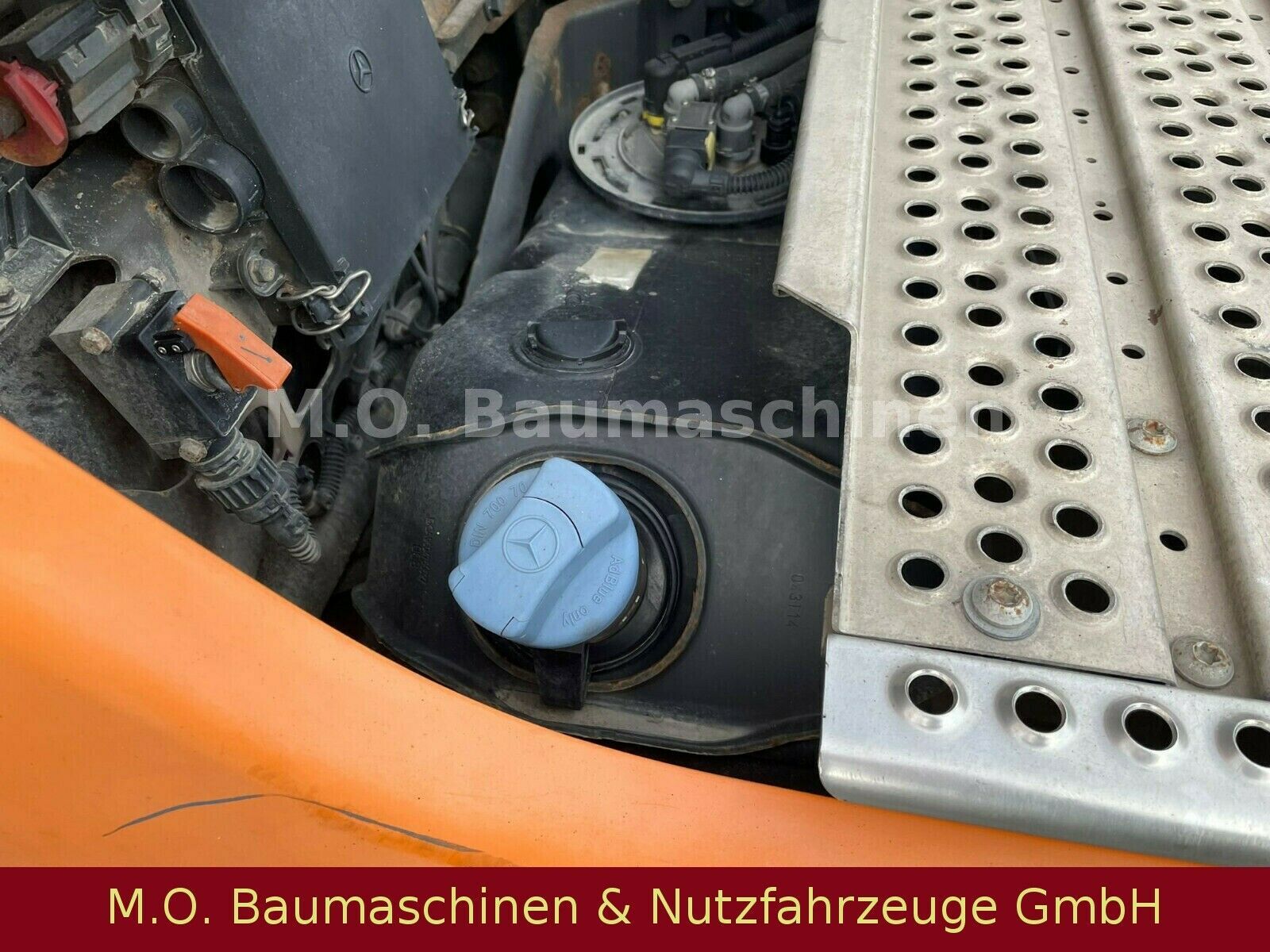 Fahrzeugabbildung Mercedes-Benz Actros 1843 / AC/ / Kipphyr./ Motorschaden /