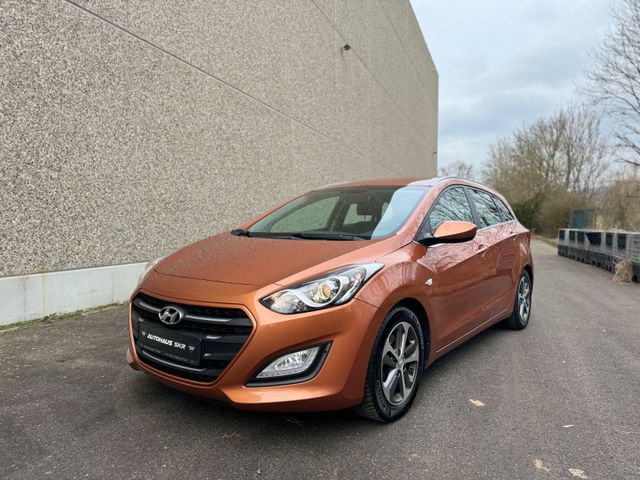 Hyundai i30 cw blue Trend/TEMP/2HND/SHZ/AHK