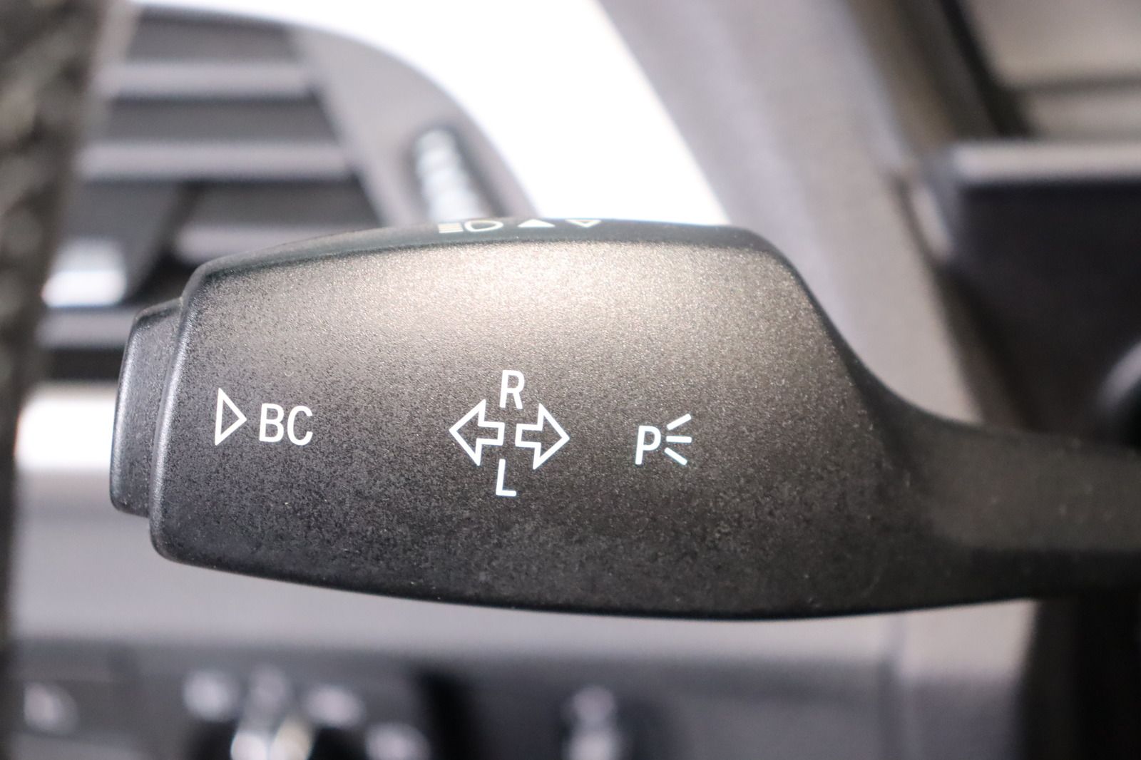 Fahrzeugabbildung BMW 220 i  * Xenon * Navi * Lenkradhzg. * Leder