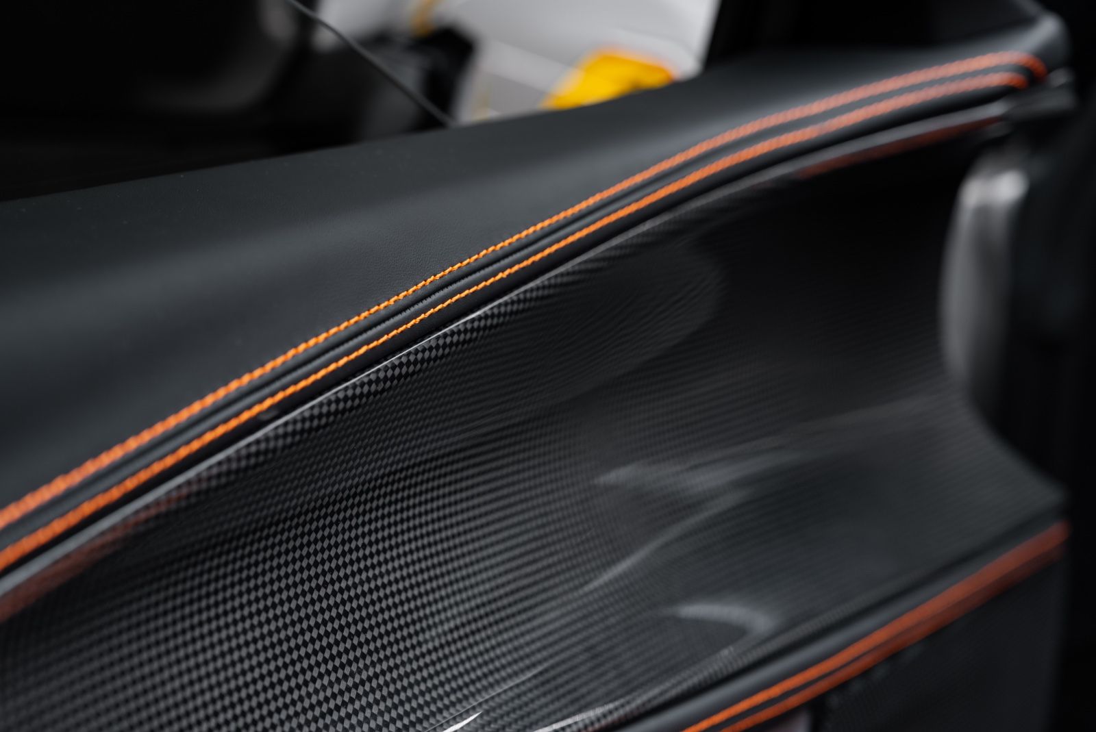 Fahrzeugabbildung Ferrari SF90 Spider FULL CARBON/LIFT/PAINTED SHIELDS