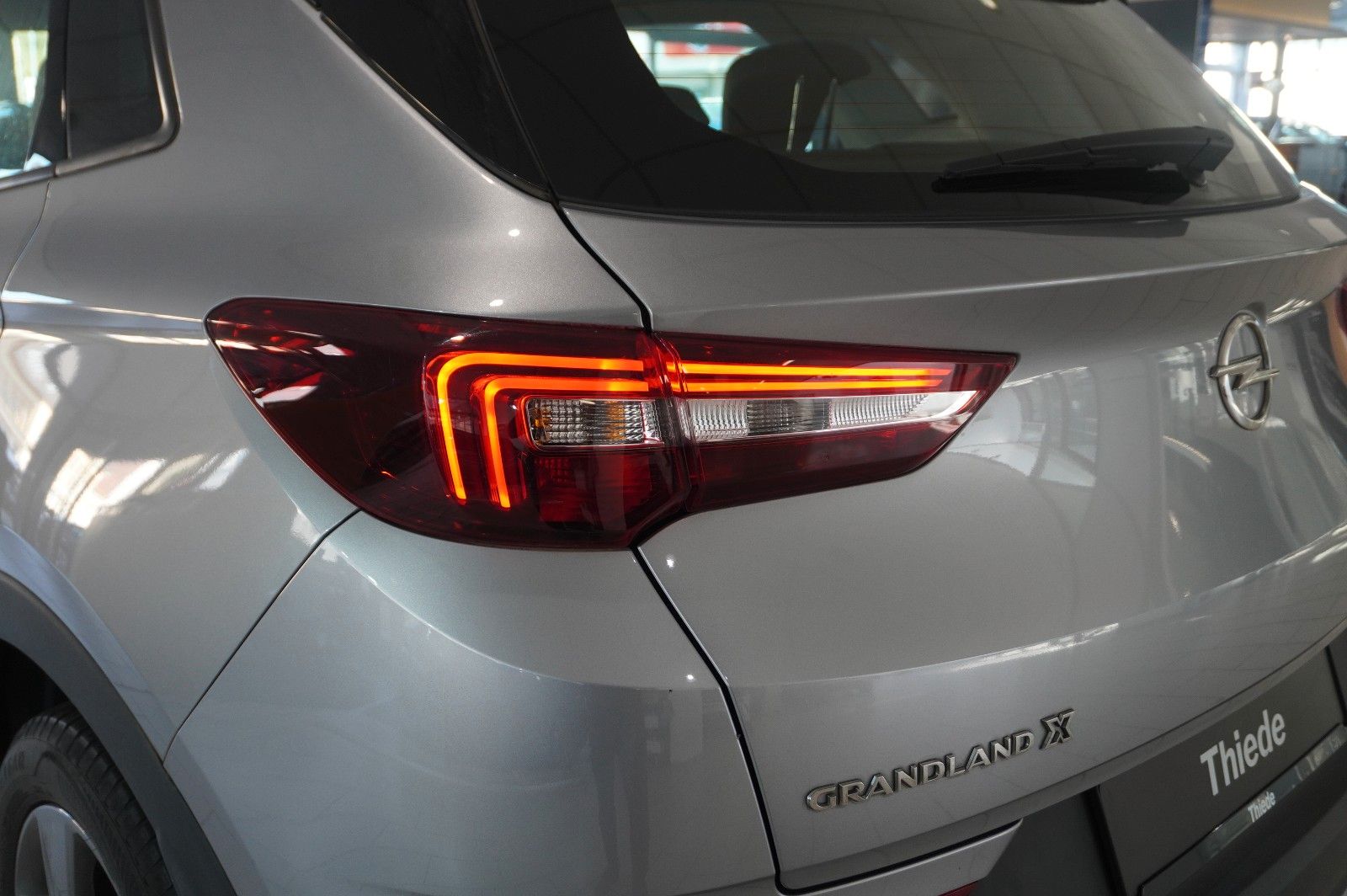 Fahrzeugabbildung Opel Grandland 1.5D ELEGANCE NAVI/LED/KAMERA/SPORT/SH