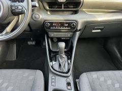 TOYOTA Yaris Hybrid 116 1.5 VVT-i Teamplayer (XPA1)