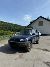 Toyota RAV 4 - 4x4 + AHK - 4 Sitzer - gebrauchte Toyota RAV 4 aus dem Jahr 1995