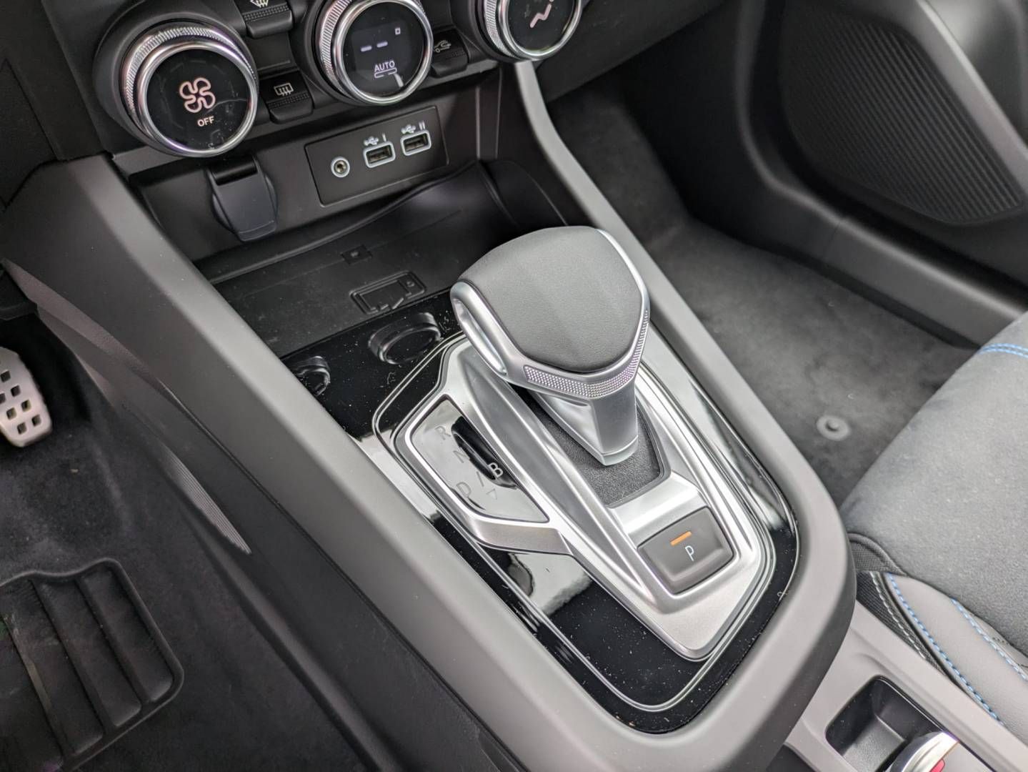 Fahrzeugabbildung Renault ARKANA ESPRIT ALPINE Full Hybrid 145