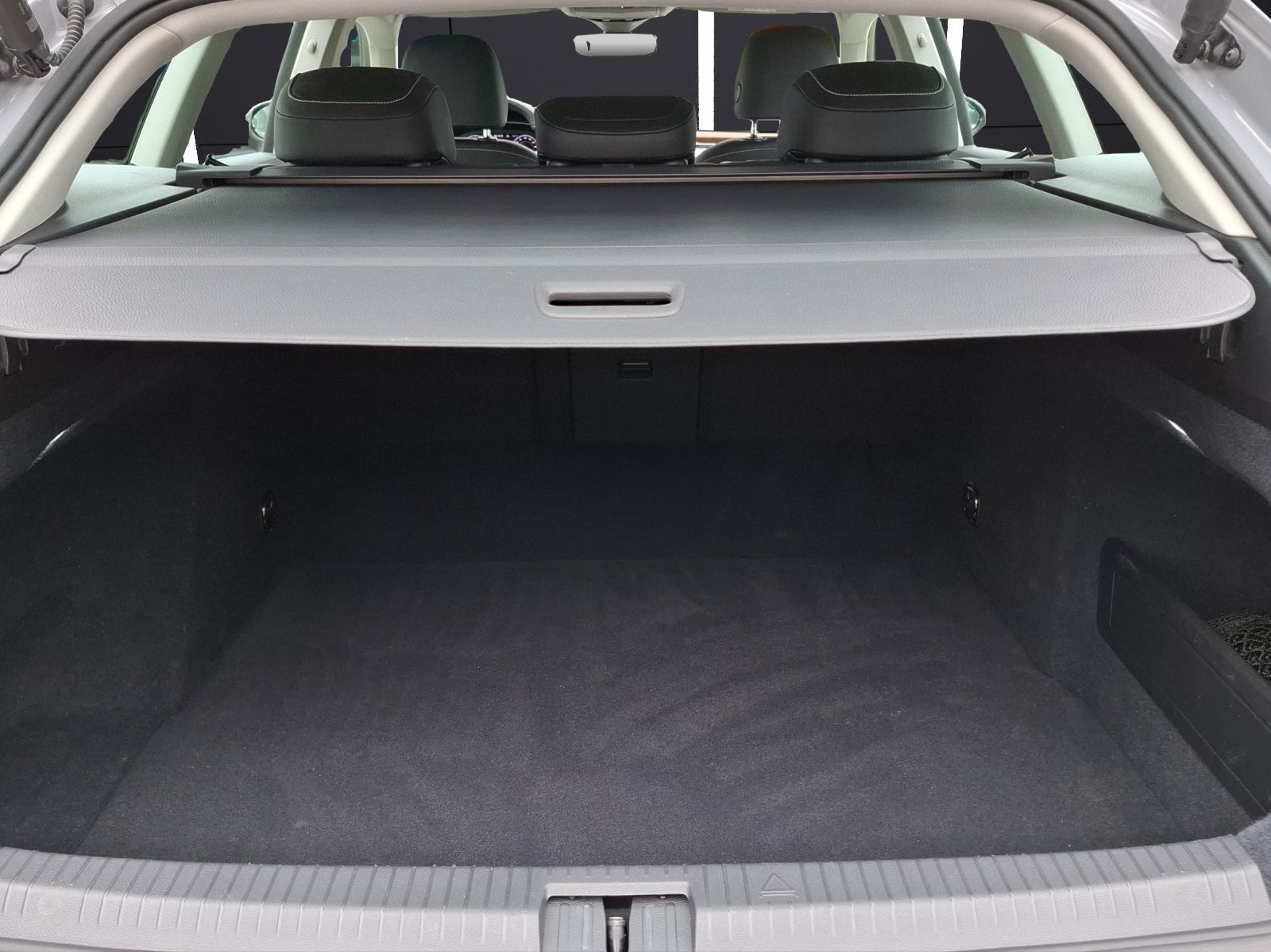 Fahrzeugabbildung Volkswagen Arteon SB TSI Elegance DSG LED Navi AID ACC PDC