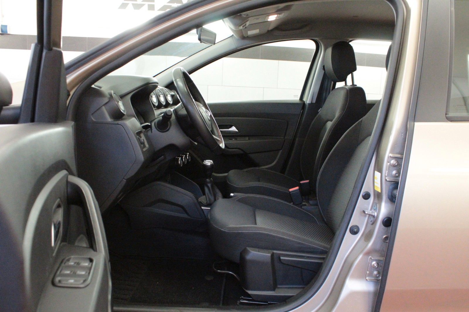 Fahrzeugabbildung Dacia Duster Tce100 Comfort 2WD*AHK*