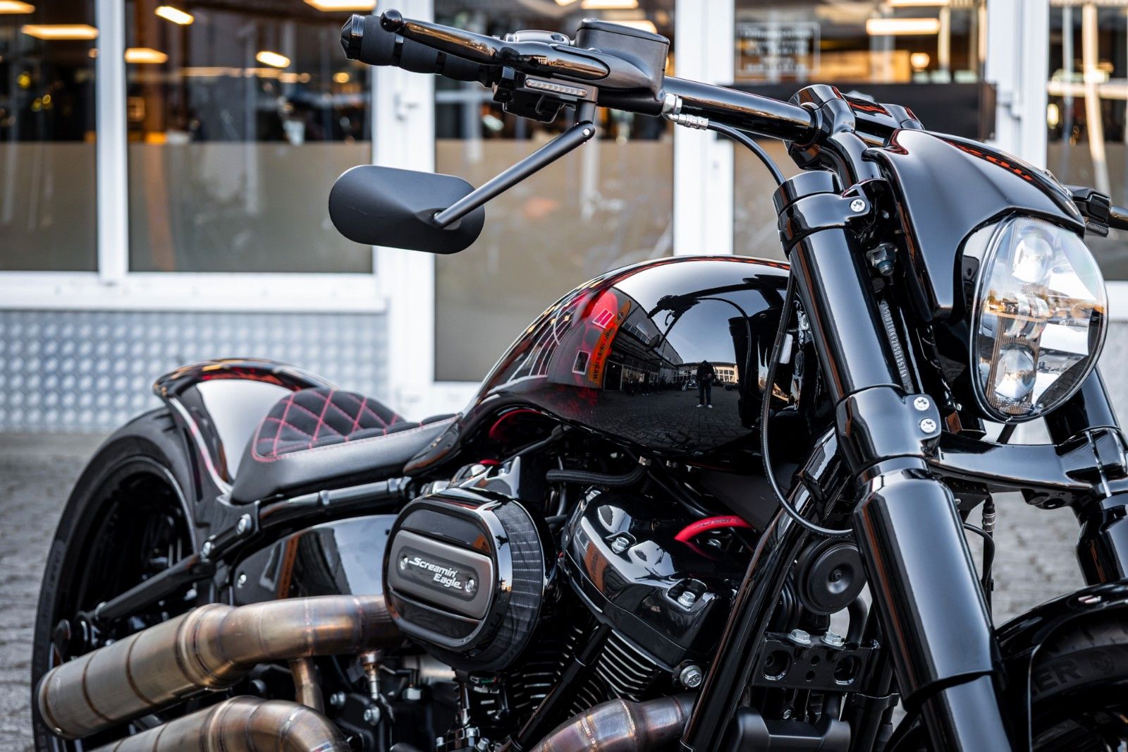 Fahrzeugabbildung Harley-Davidson FXBRS BREAKOUT 114 cui Kesstech - Airride-