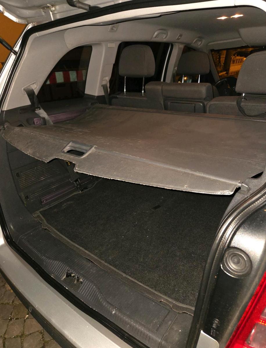 Opel Zafira 2011 — photo 10