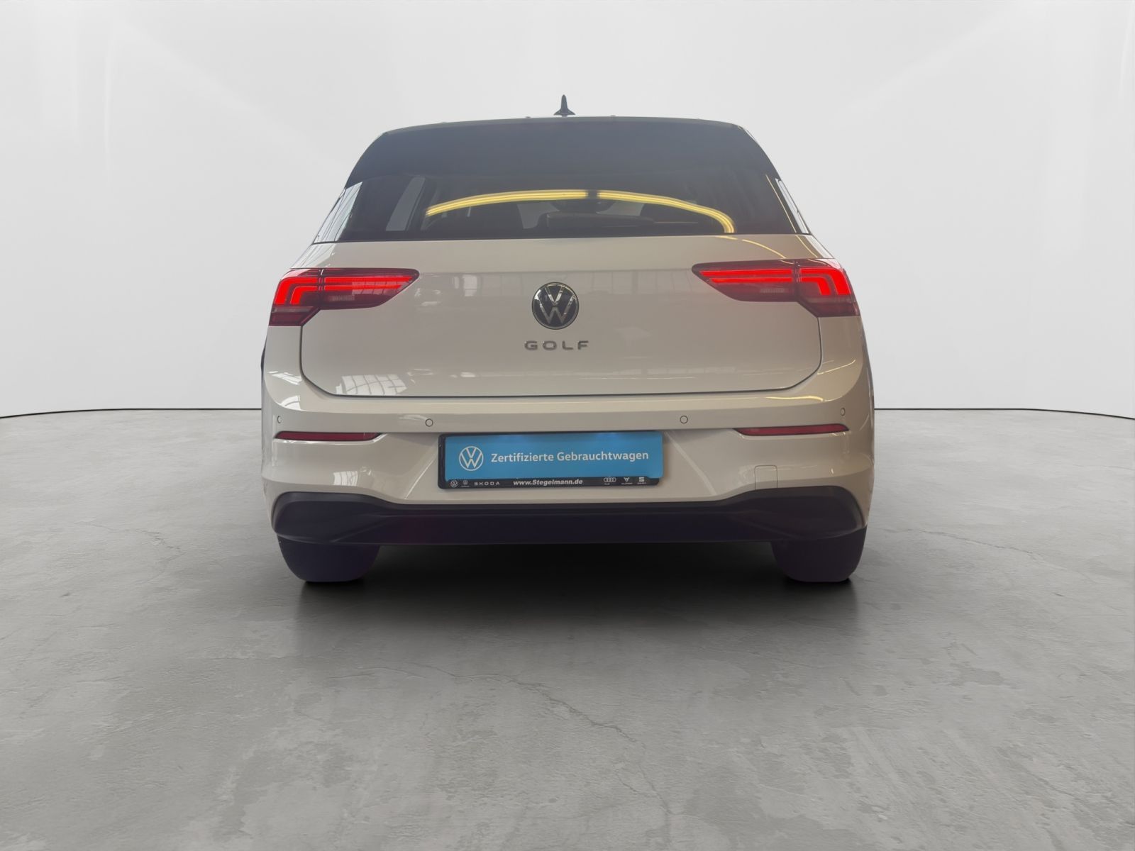 Volkswagen Golf VIII 1.5 TSI Life Kamera LED Navi 3J. Ga foto 5