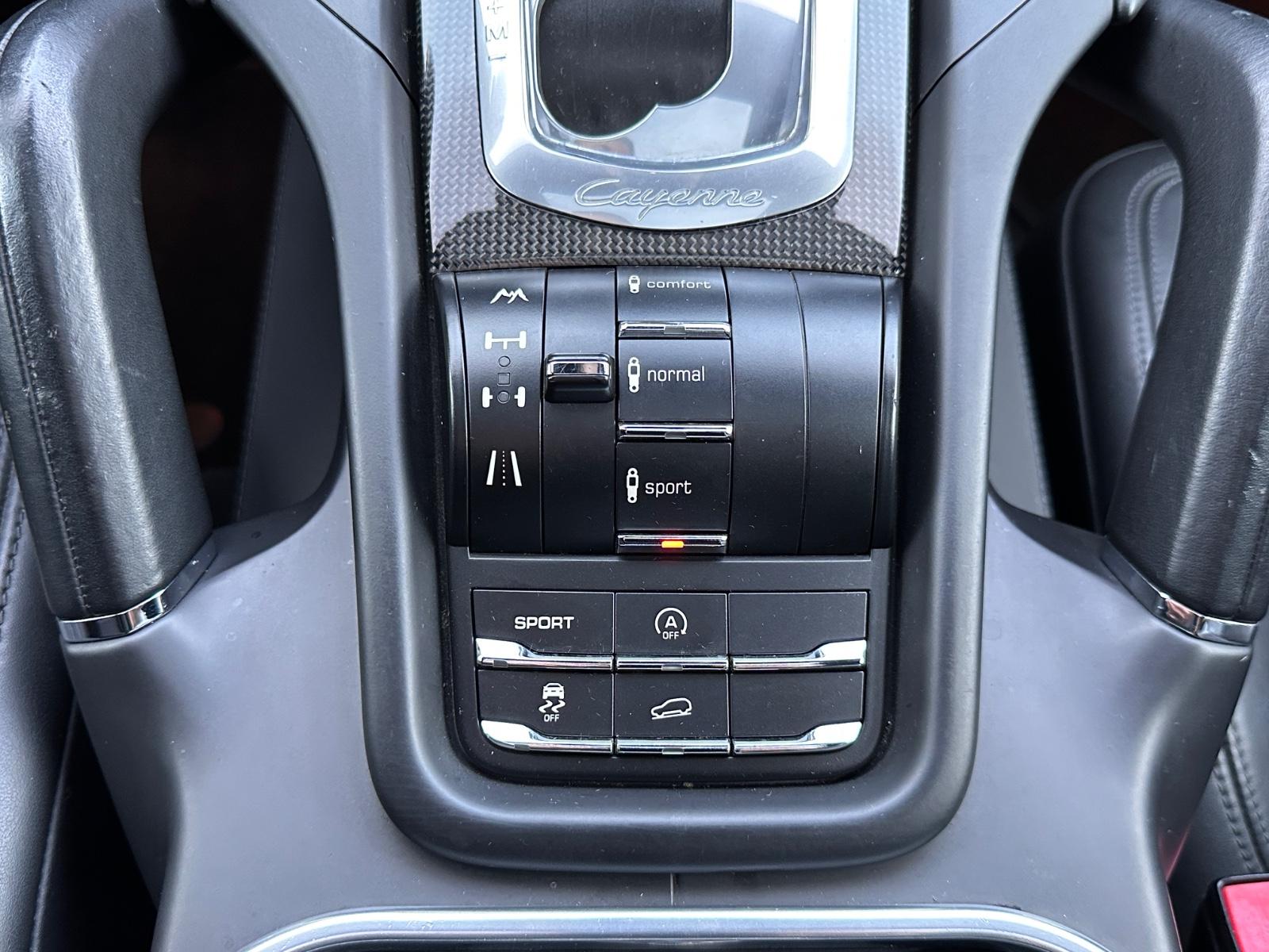 Porsche Cayenne GTS SportChrono/Navi/Xenon/SHZ/PDC