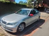 BMW 320i -