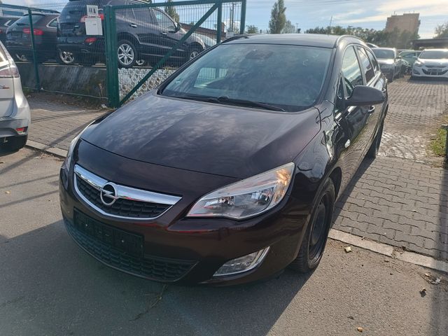 Opel Astra J Sports Tourer Edition