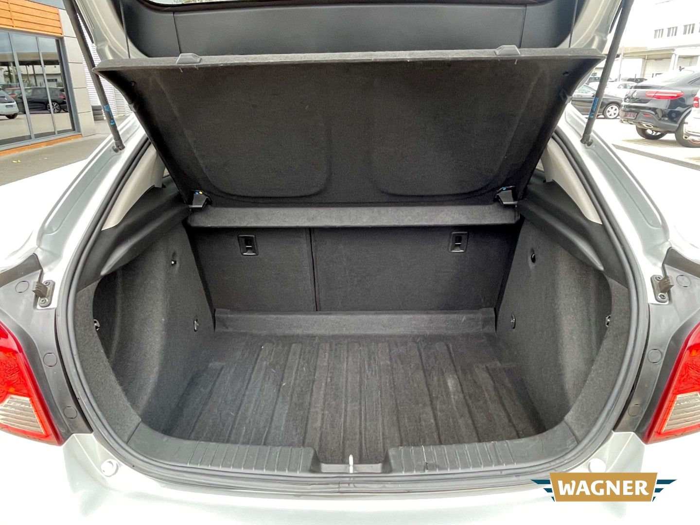 Fahrzeugabbildung Chevrolet Cruze Hatchback LT 1.7D Klimaanlage Tüv 06/2026