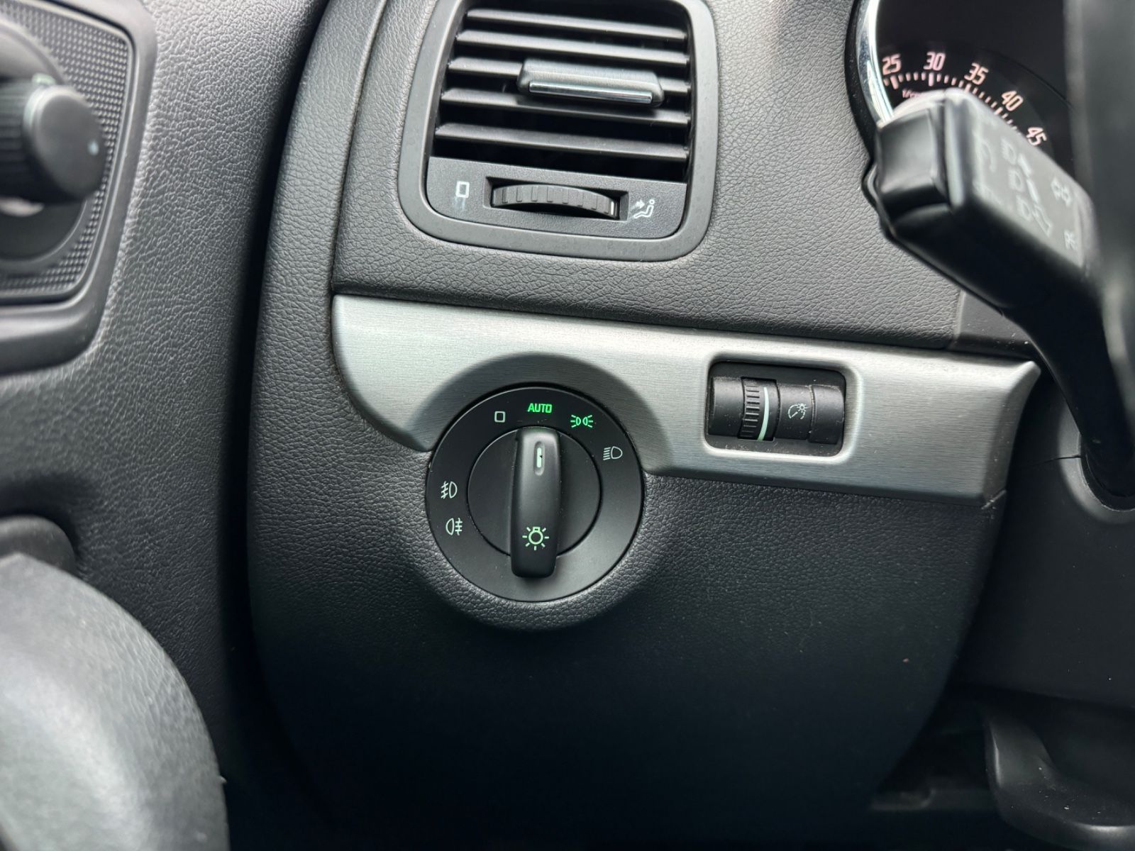 Fahrzeugabbildung SKODA Yeti Experience 4x4 Leder+Panorama+Navi+Xenon