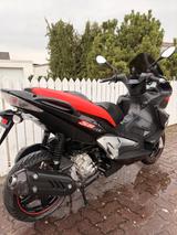 Aprilia SR 300 Max Garage, neue Batterie, gepflegt - APRILIA ROLLER