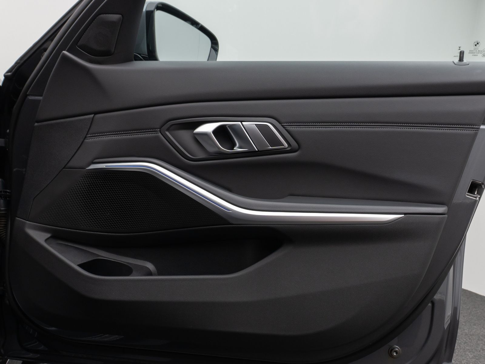 Fahrzeugabbildung BMW 330i xD SportLine DAB HiFi PDC Alarm LED M Sport