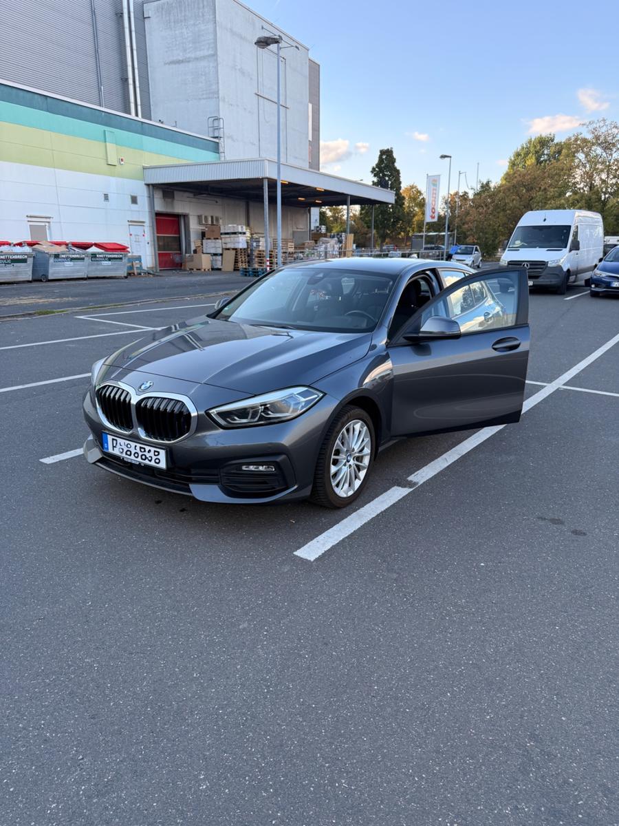 BMW 118 i Advantage EZ 01/21 Mineral Grau, миниатюра 2