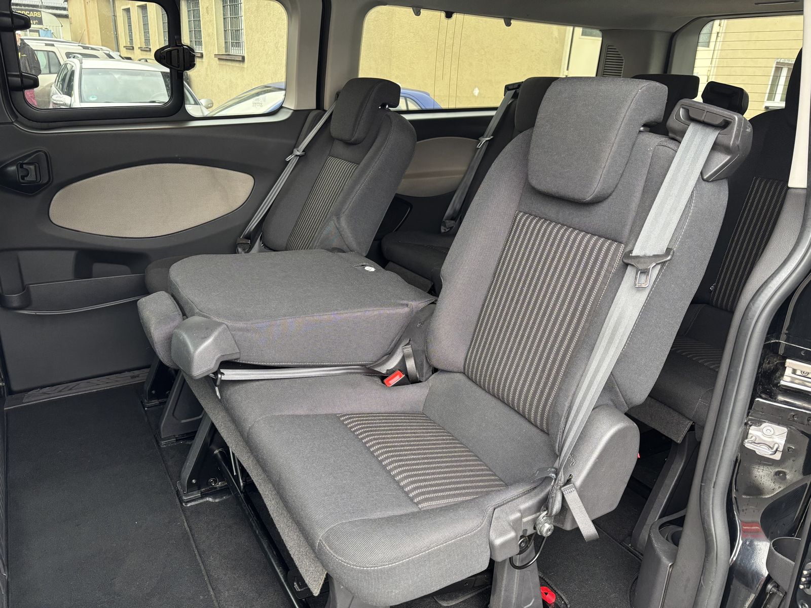 Fahrzeugabbildung Ford Tourneo Custom 310 L2 Trend-8Si-NAVI-KAMERA-AHK-