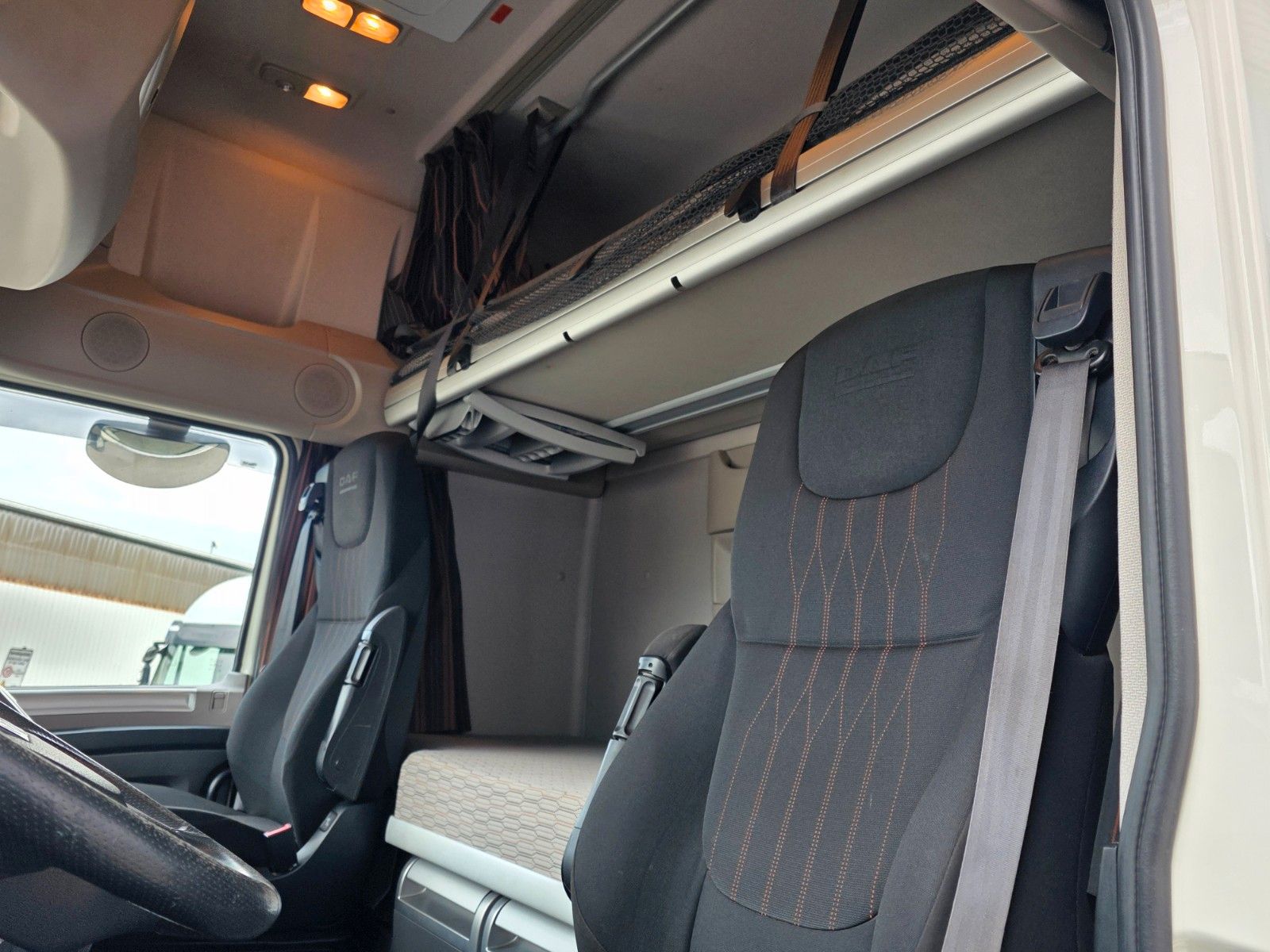 Fahrzeugabbildung DAF XF 530 8x2 Palfinger PK 34002 SH+JIB+Winde Funk