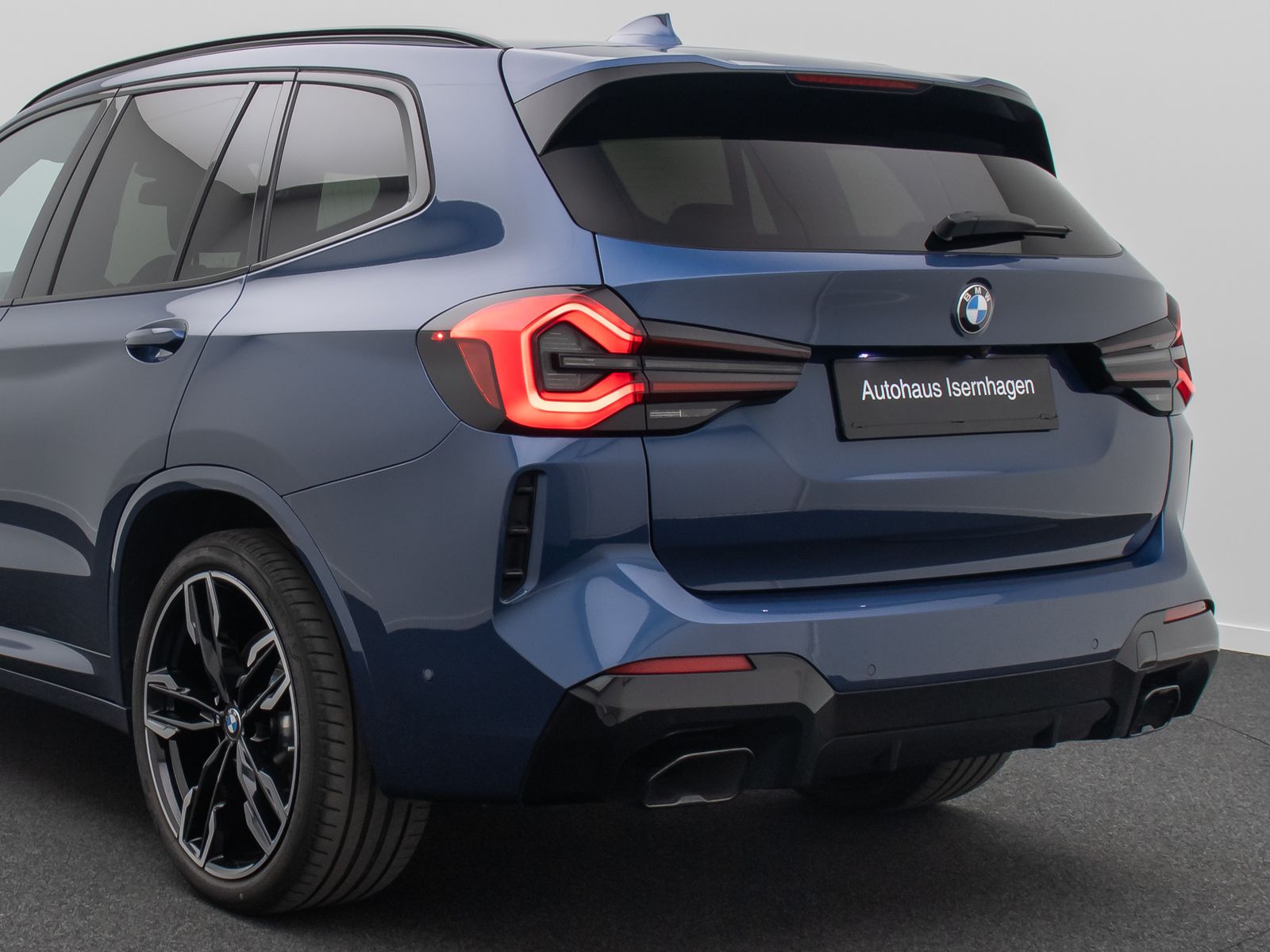 Fahrzeugabbildung BMW X3 M40i Kamera Laser HUD DAB HiFi Komfort 21Zoll