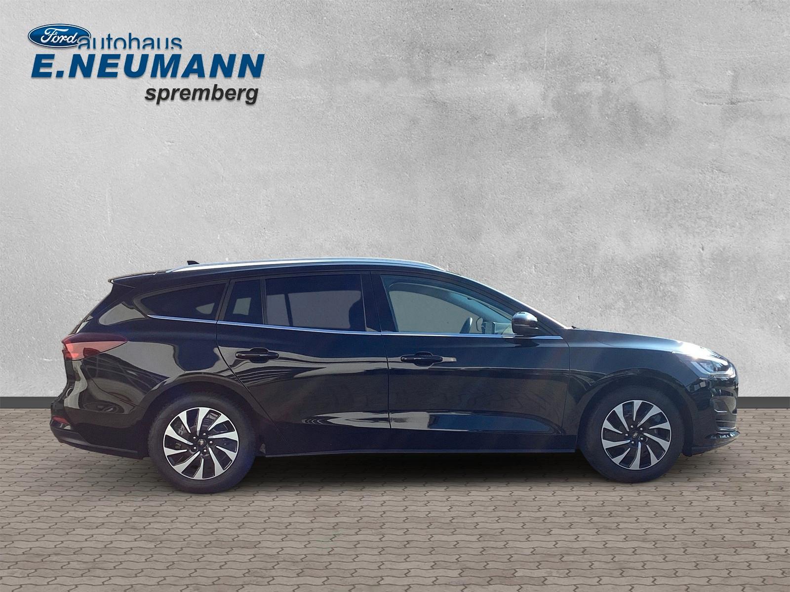 Ford Focus Turnier Titanium *GJ-Reifen*Sitzheizung*