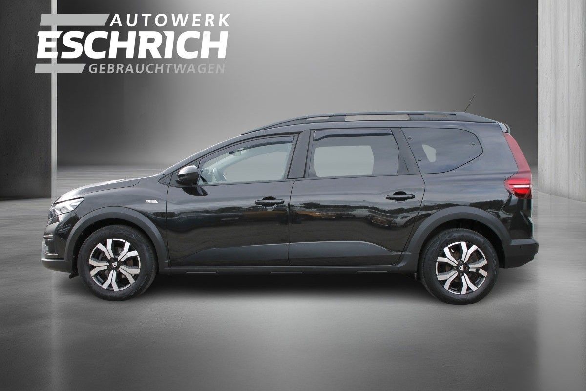 Fahrzeugabbildung Dacia Jogger Comfort TCe 110 7-Sitzer