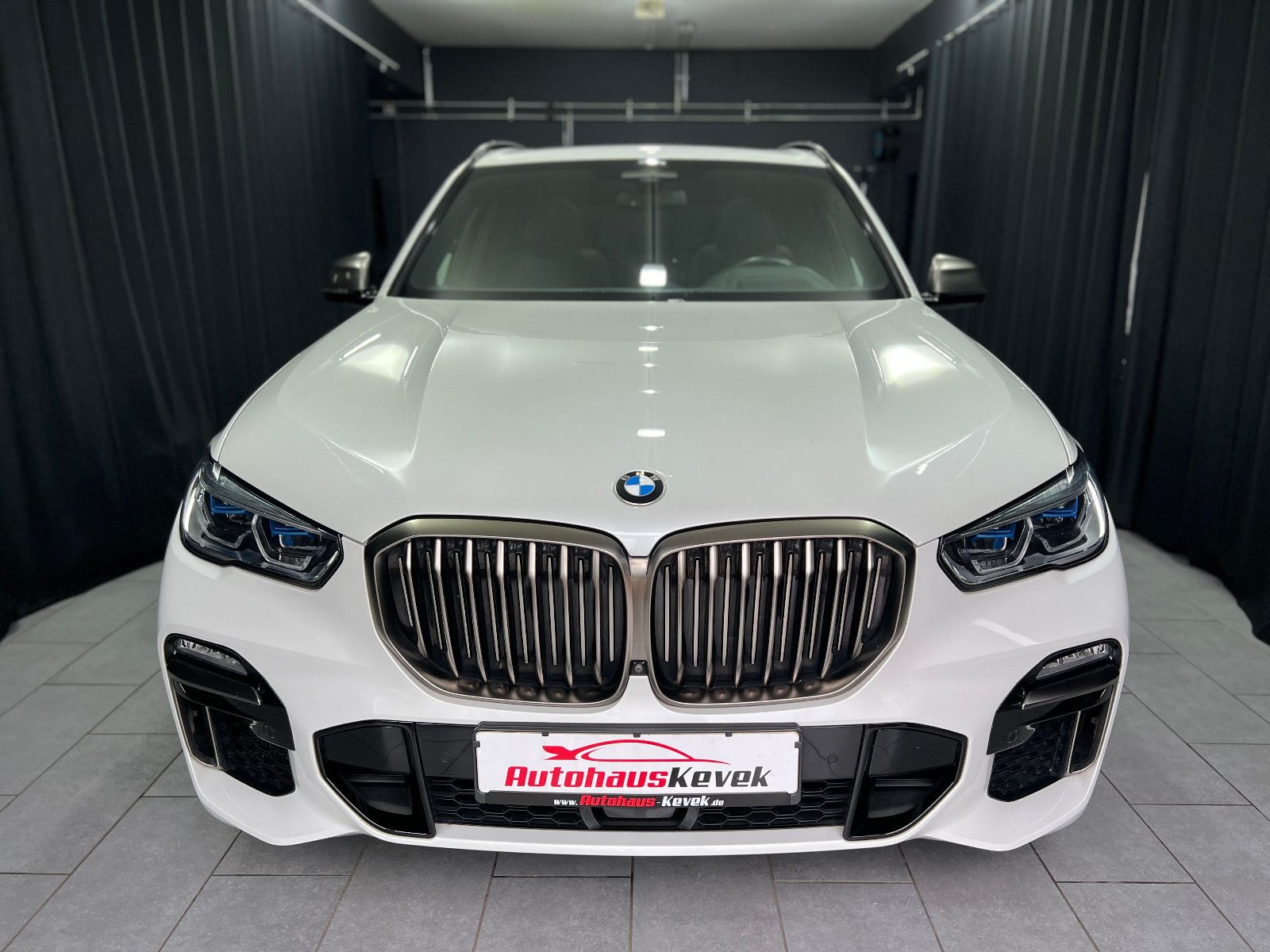 Fahrzeugabbildung BMW X5 M50d*LASER*SKY-LOUNGE*LUFT*7-SITZER*MASSAGE*