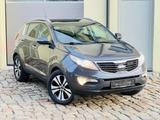Kia Sportage Spirit 4WD +AHK+CAM+PANO+L+N+X+ - Kia Sportage mit Diesel-Antrieb: Automatik