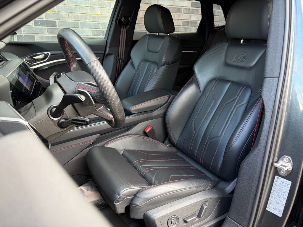 Audi Q8 e-tron 50 QUATTRO S 95 KWH - S-LINE - PANO - imagem 3